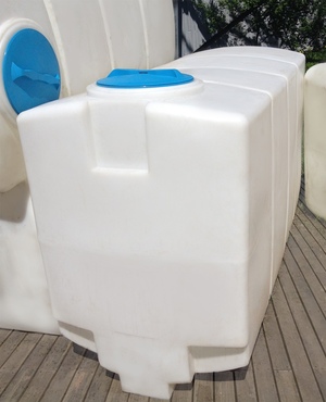 Пластиковая прямоугольная емкость 4000 литров (4 куб.м.) с полным сливом без обрешетки